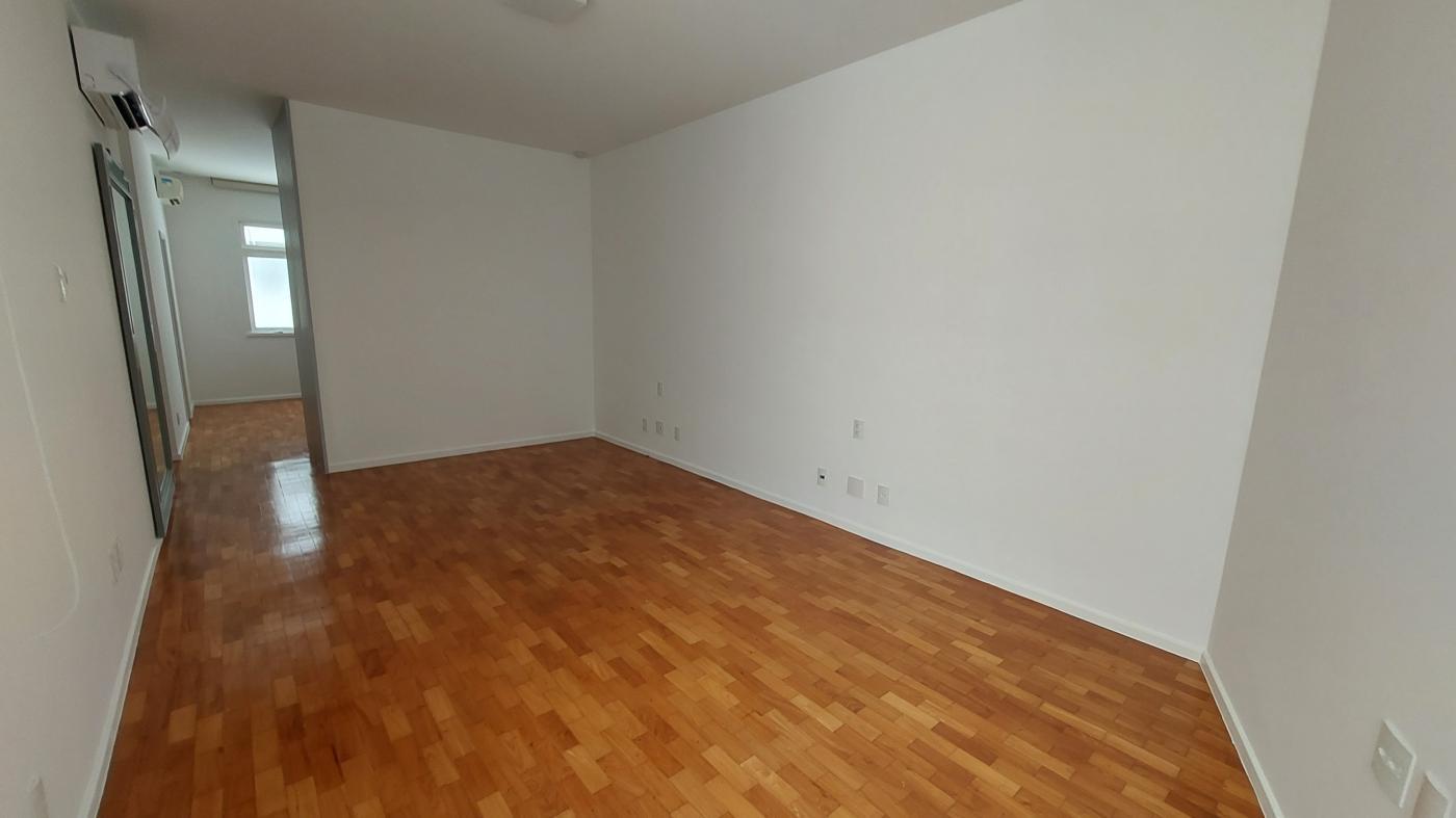 Apartamento para alugar com 3 quartos, 250m² - Foto 13