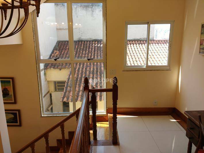 Casa à venda com 4 quartos, 310m² - Foto 10