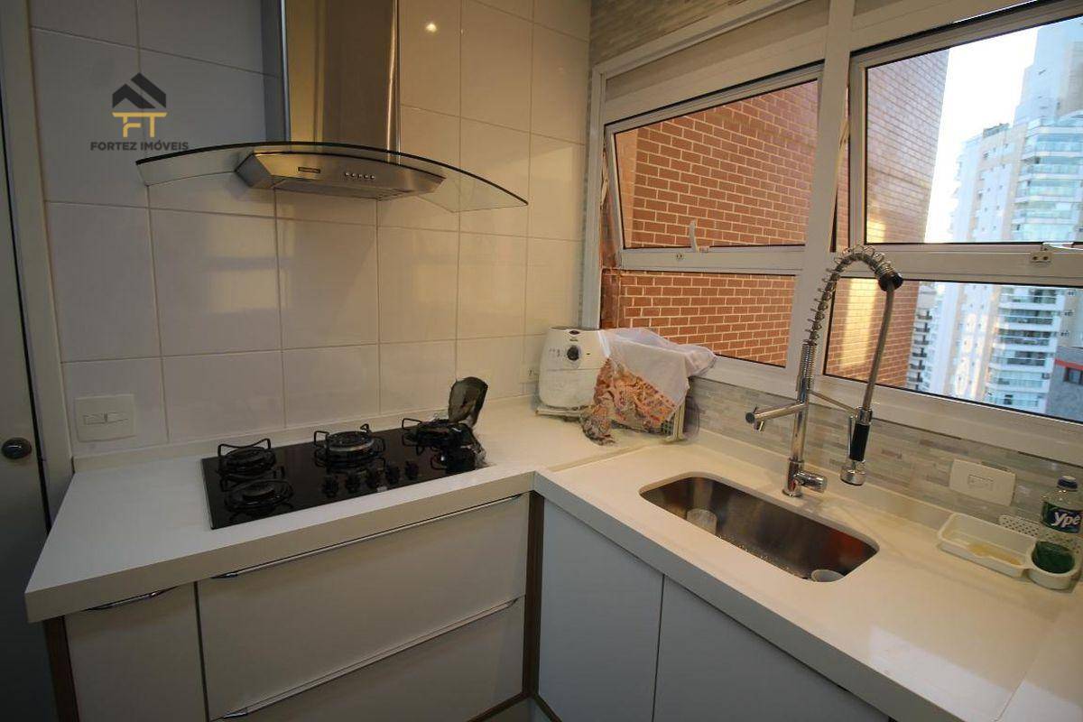 Apartamento à venda com 3 quartos, 200m² - Foto 5