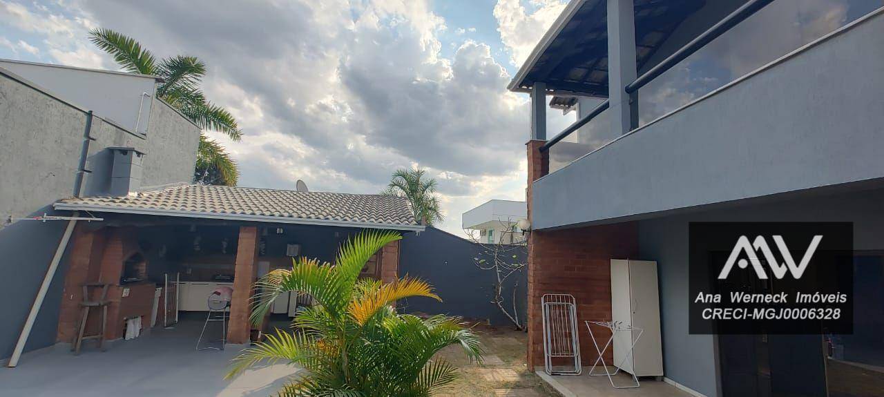 Casa de Condomínio à venda com 6 quartos, 300m² - Foto 3