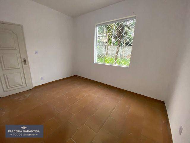 Casa à venda com 2 quartos, 122m² - Foto 2