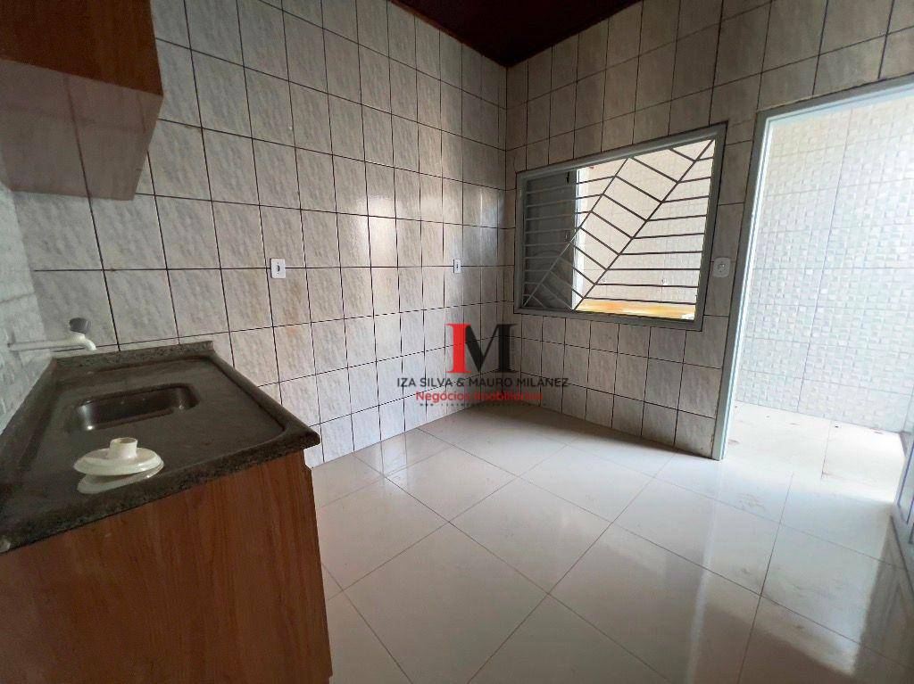 Casa para alugar com 2 quartos, 70m² - Foto 10