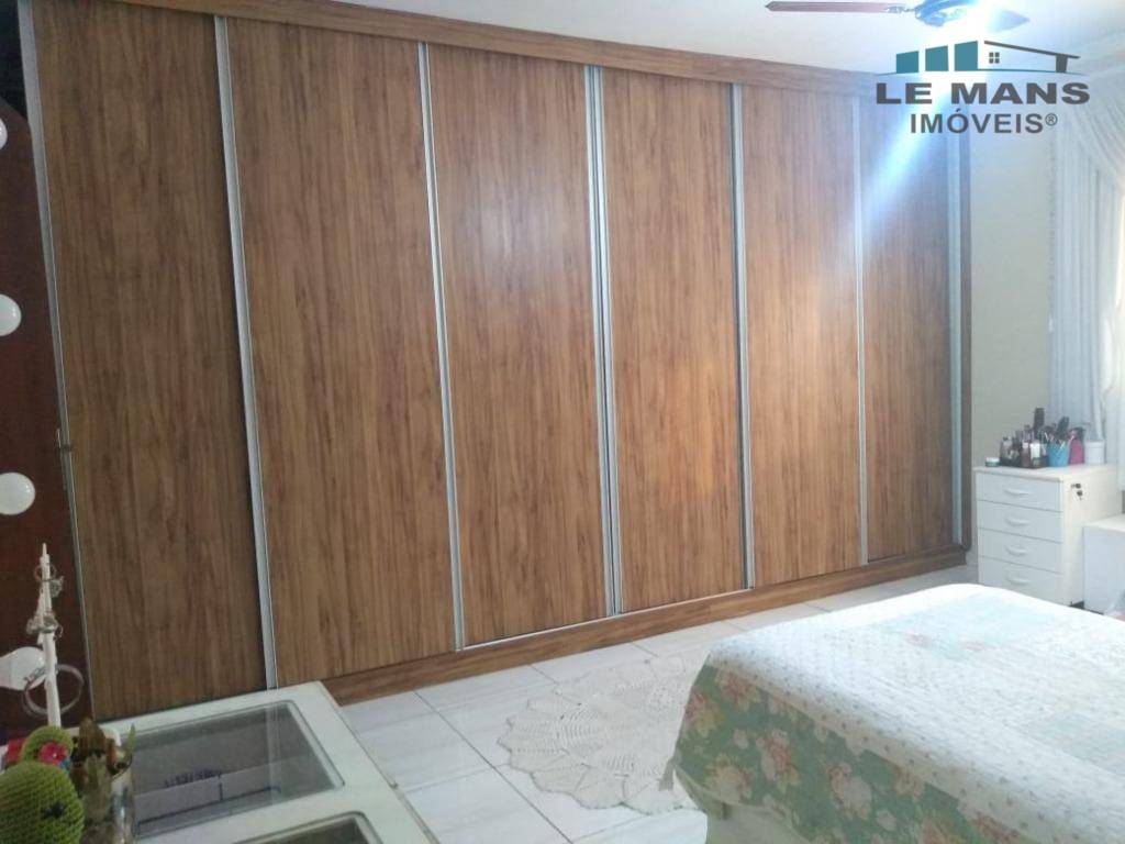 Casa à venda com 3 quartos, 188m² - Foto 10