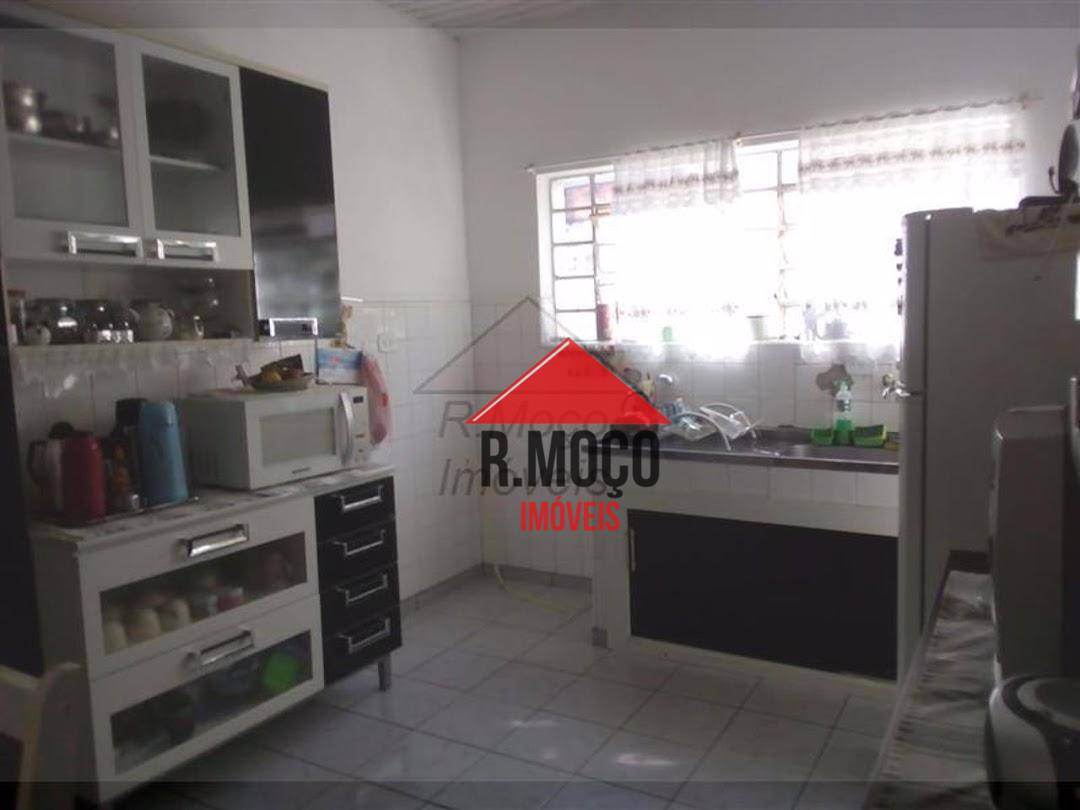 Casa à venda com 3 quartos, 201m² - Foto 3