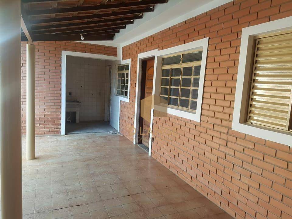 Casa à venda com 2 quartos, 200m² - Foto 3