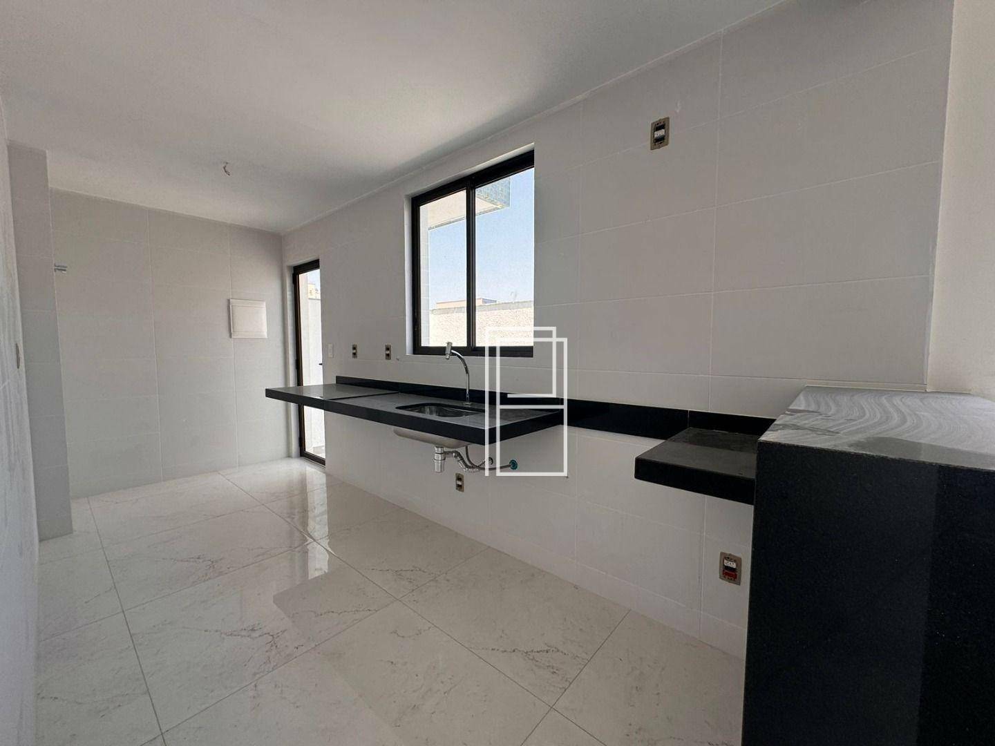 Apartamento à venda com 2 quartos, 80m² - Foto 3