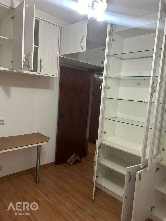 Apartamento à venda com 2 quartos, 70m² - Foto 11