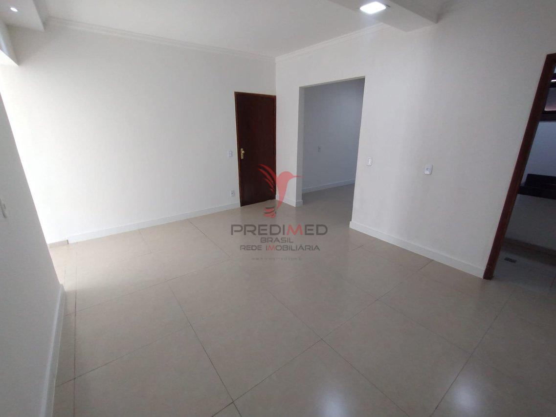 Casa à venda com 3 quartos, 230m² - Foto 4