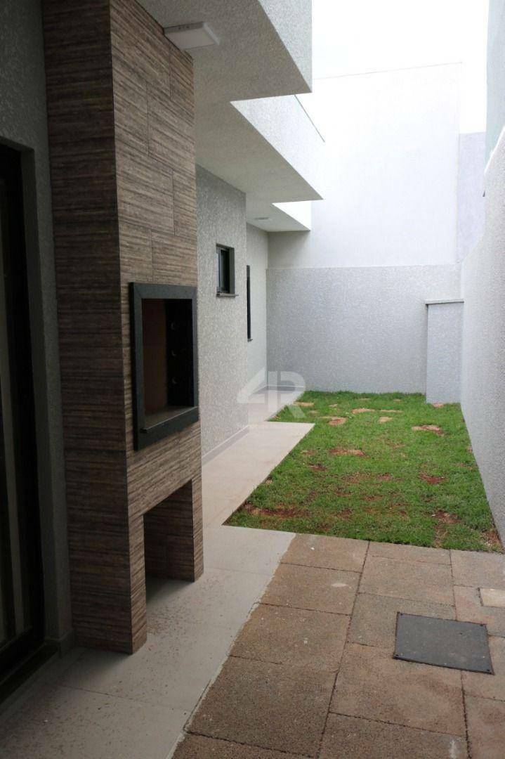 Casa à venda com 3 quartos, 90m² - Foto 4