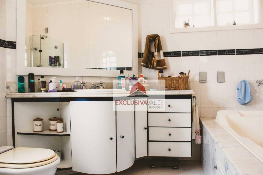 Casa de Condomínio à venda com 3 quartos, 243m² - Foto 12