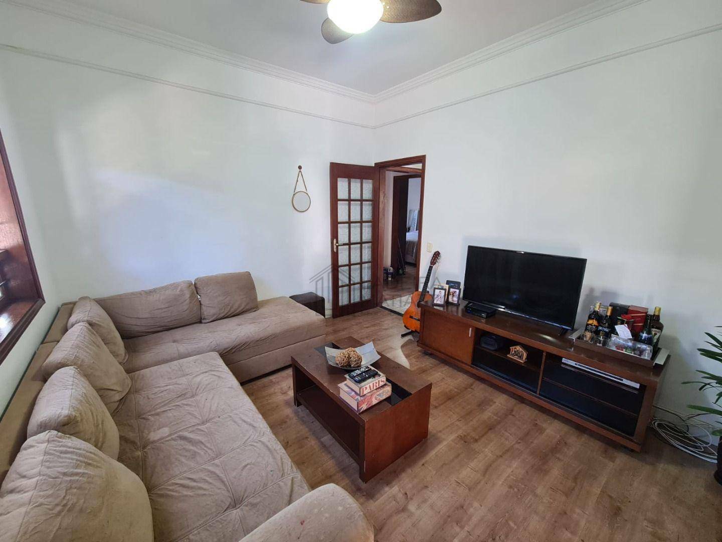 Casa à venda com 2 quartos, 120m² - Foto 2