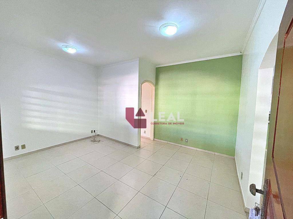 Casa à venda com 3 quartos, 223m² - Foto 15