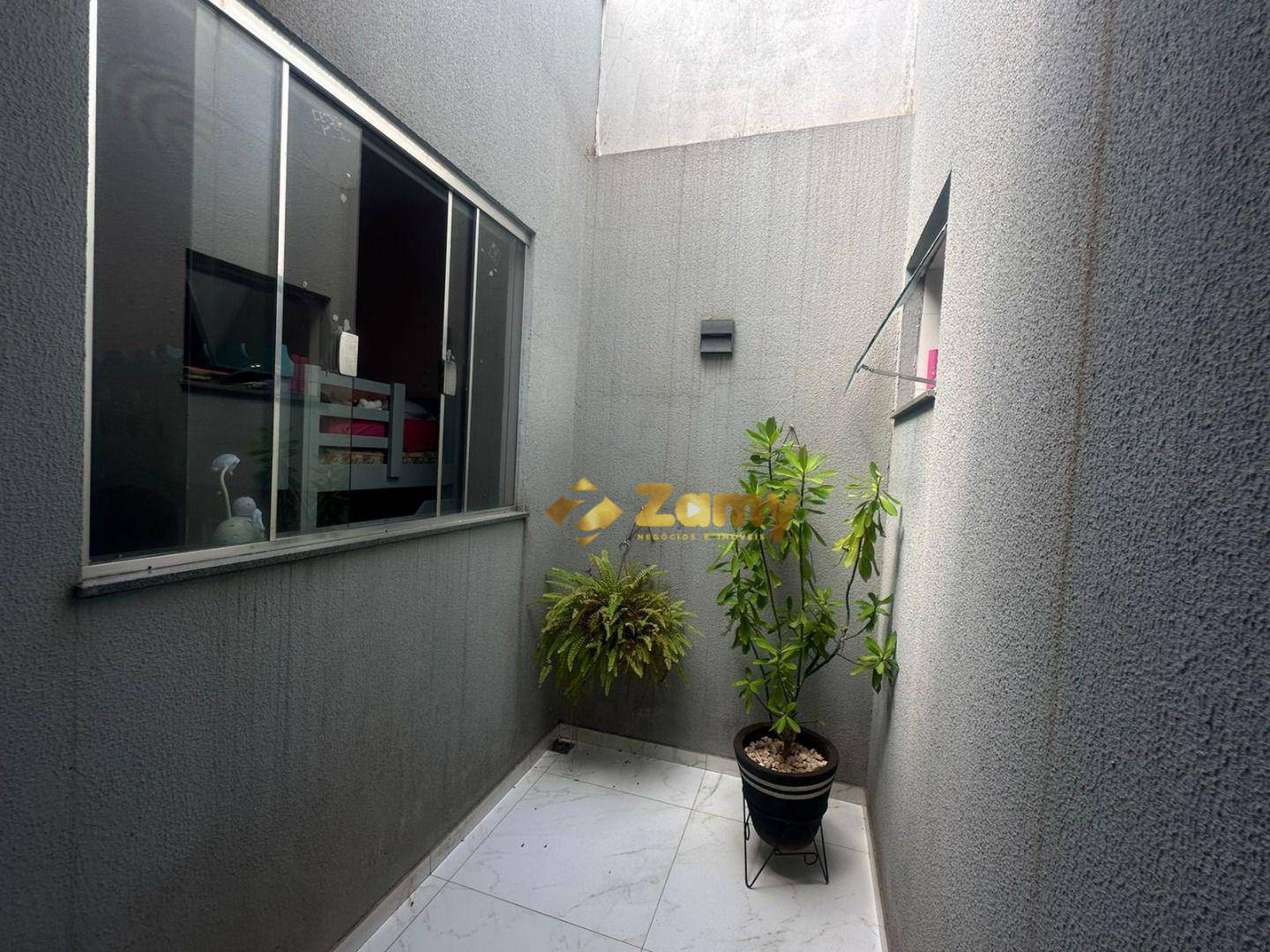 Casa à venda com 2 quartos, 100m² - Foto 3