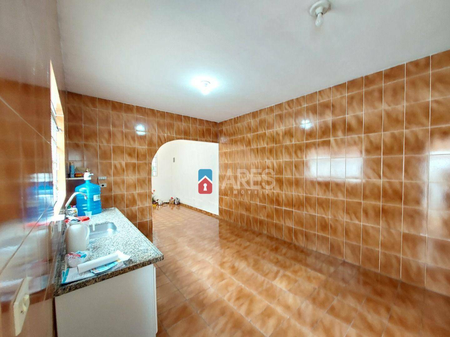 Casa à venda com 2 quartos, 150m² - Foto 4