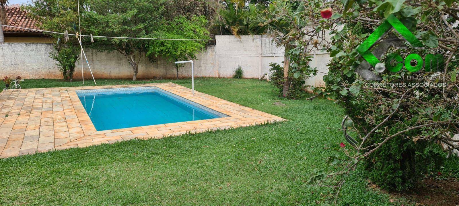 Casa à venda com 3 quartos, 100m² - Foto 1