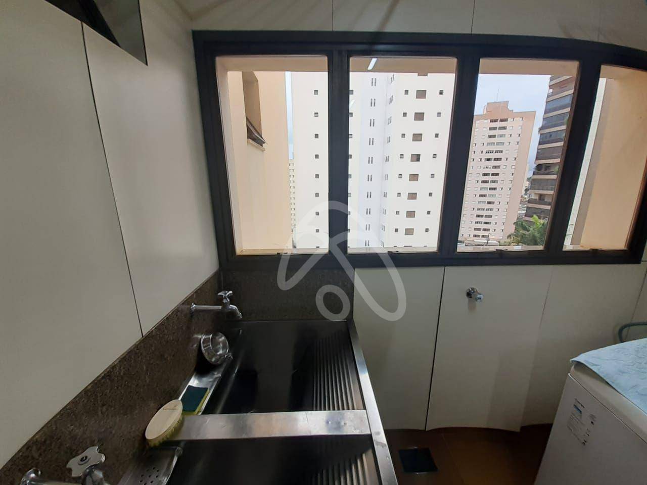 Apartamento à venda com 3 quartos, 280m² - Foto 2