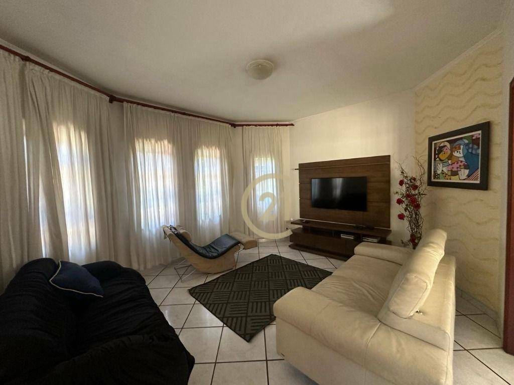 Casa à venda com 3 quartos, 280m² - Foto 4