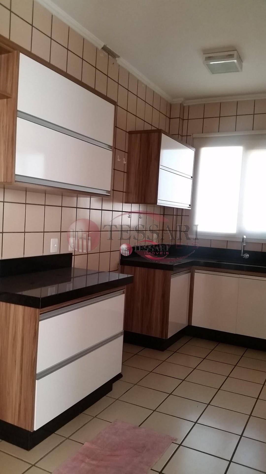 Apartamento à venda com 3 quartos, 110m² - Foto 2