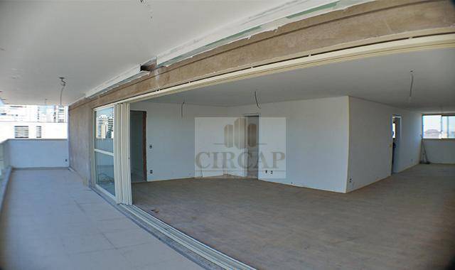 Apartamento à venda com 3 quartos, 246m² - Foto 4