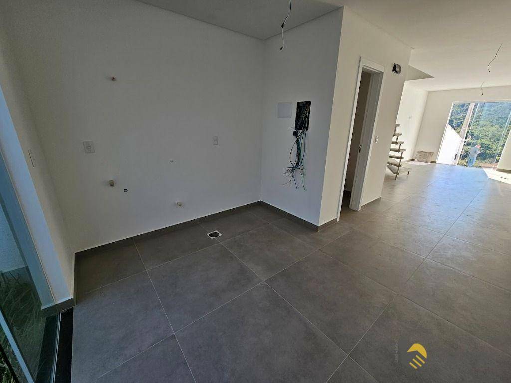 Casa à venda com 2 quartos, 80m² - Foto 6