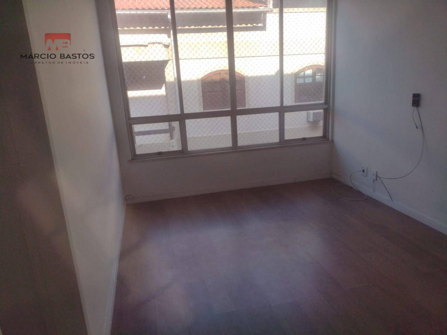 Apartamento à venda com 1 quarto, 40m² - Foto 2