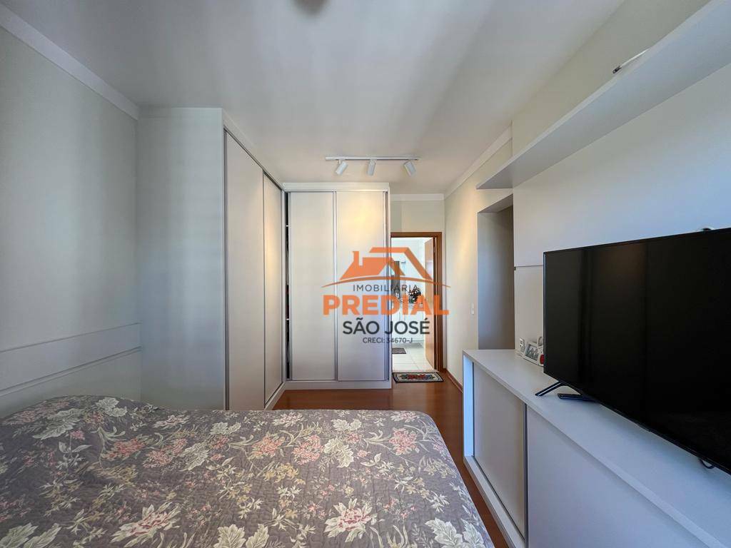 Apartamento à venda com 3 quartos, 157m² - Foto 14