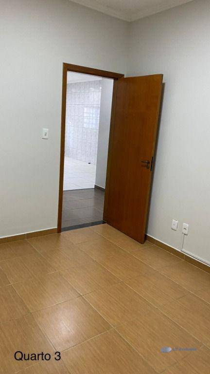 Casa à venda com 3 quartos, 134m² - Foto 7