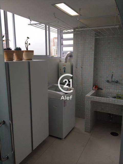 Apartamento para alugar com 3 quartos, 130m² - Foto 14