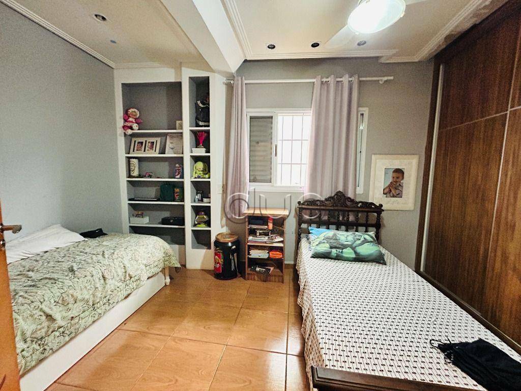 Casa à venda com 3 quartos, 220m² - Foto 12