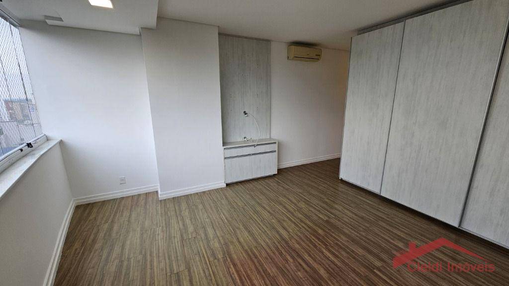 Apartamento à venda com 4 quartos, 264m² - Foto 14