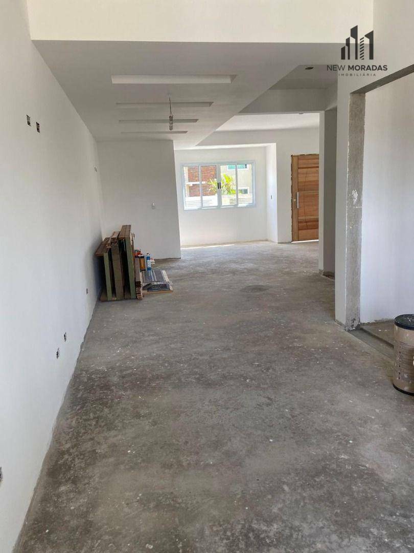 Sobrado à venda com 5 quartos, 270m² - Foto 2