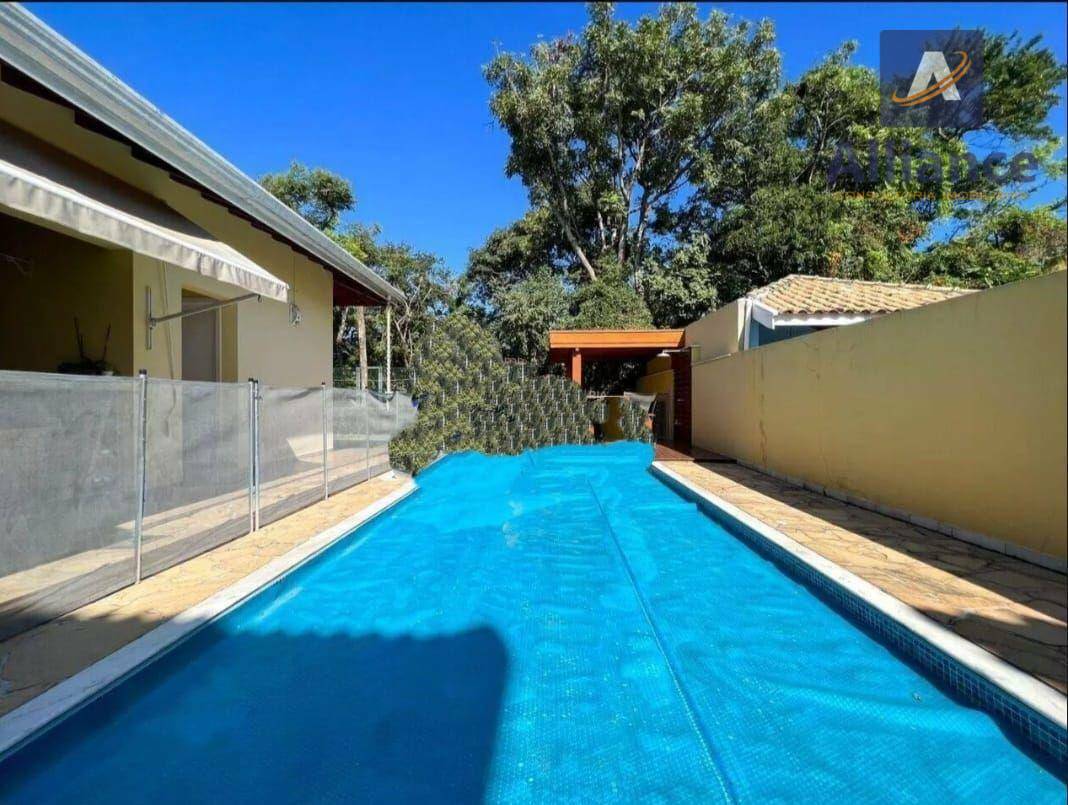 Casa de Condomínio para alugar com 3 quartos, 306m² - Foto 2