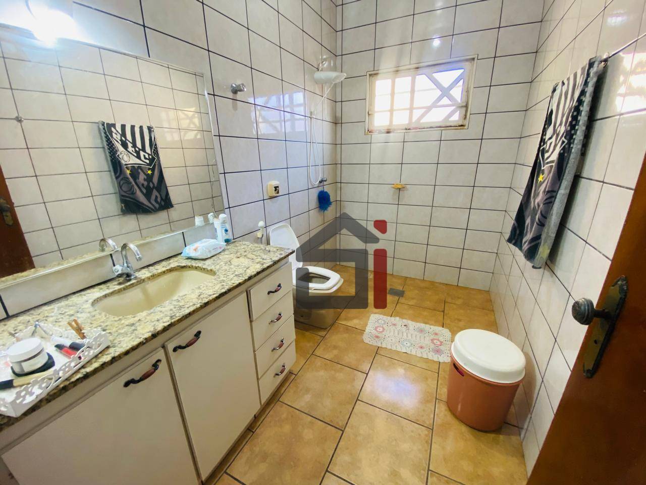 Casa à venda com 3 quartos, 218m² - Foto 11