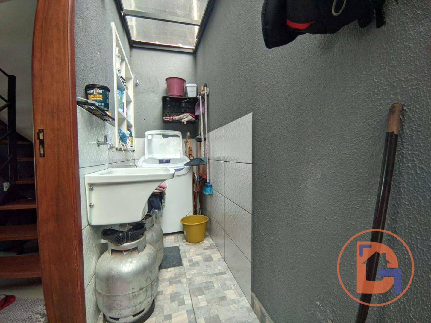 Casa à venda com 2 quartos, 115m² - Foto 4