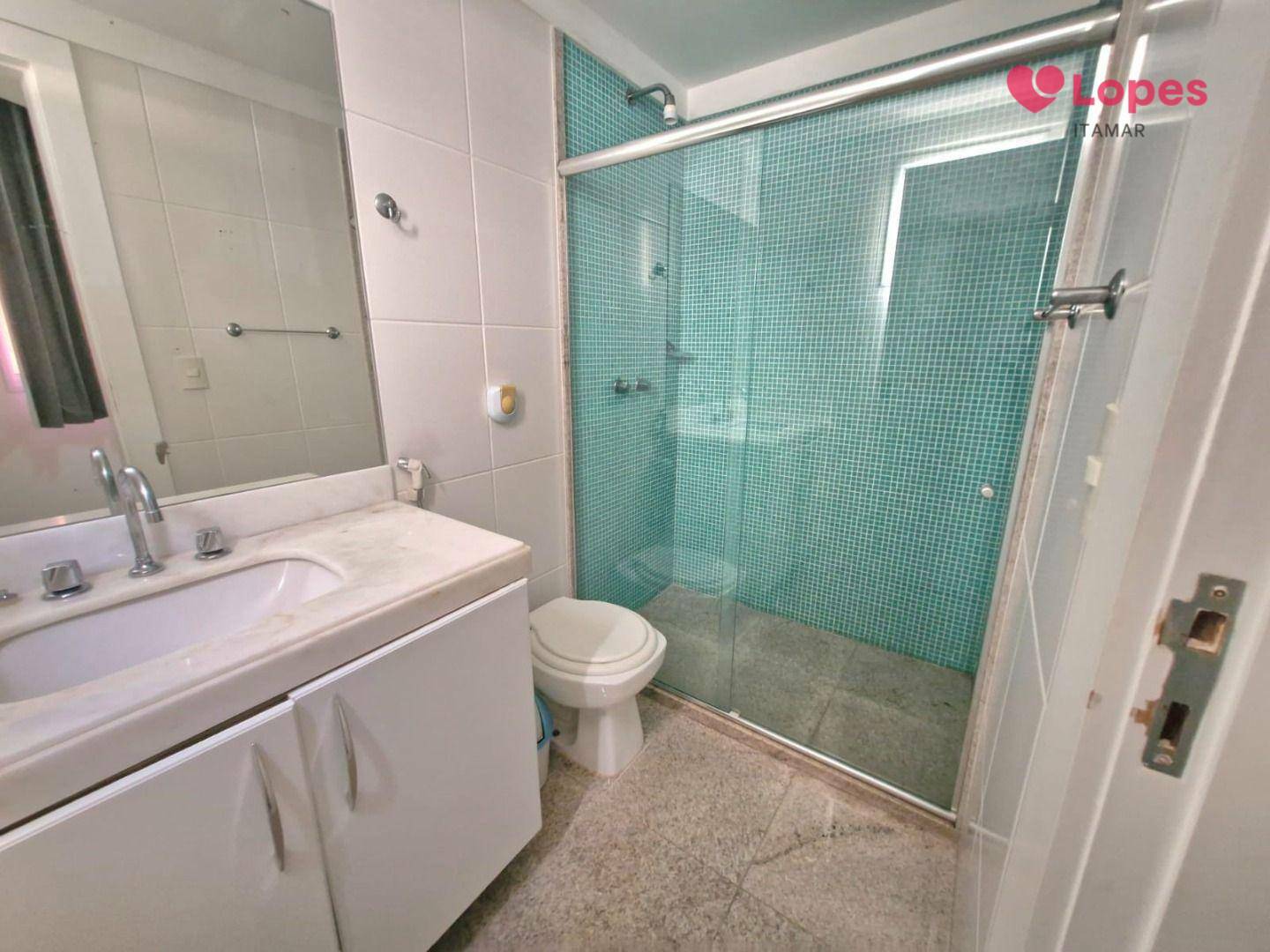 Apartamento para alugar com 4 quartos, 204m² - Foto 16