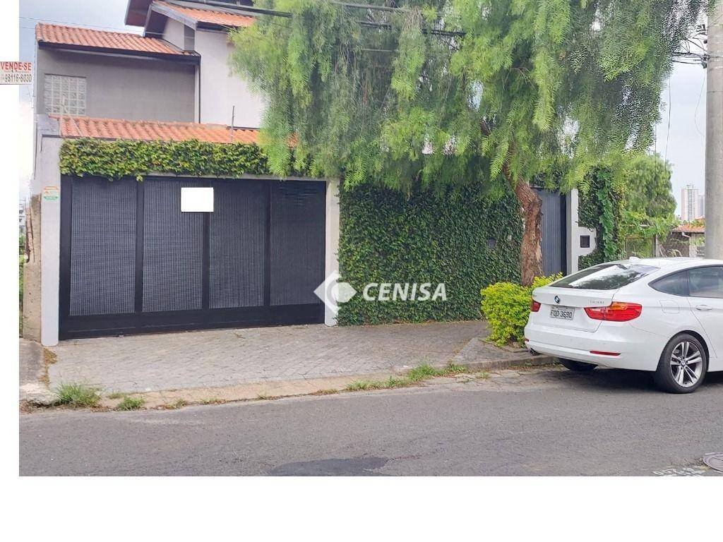 Casa à venda com 3 quartos, 213m² - Foto 1