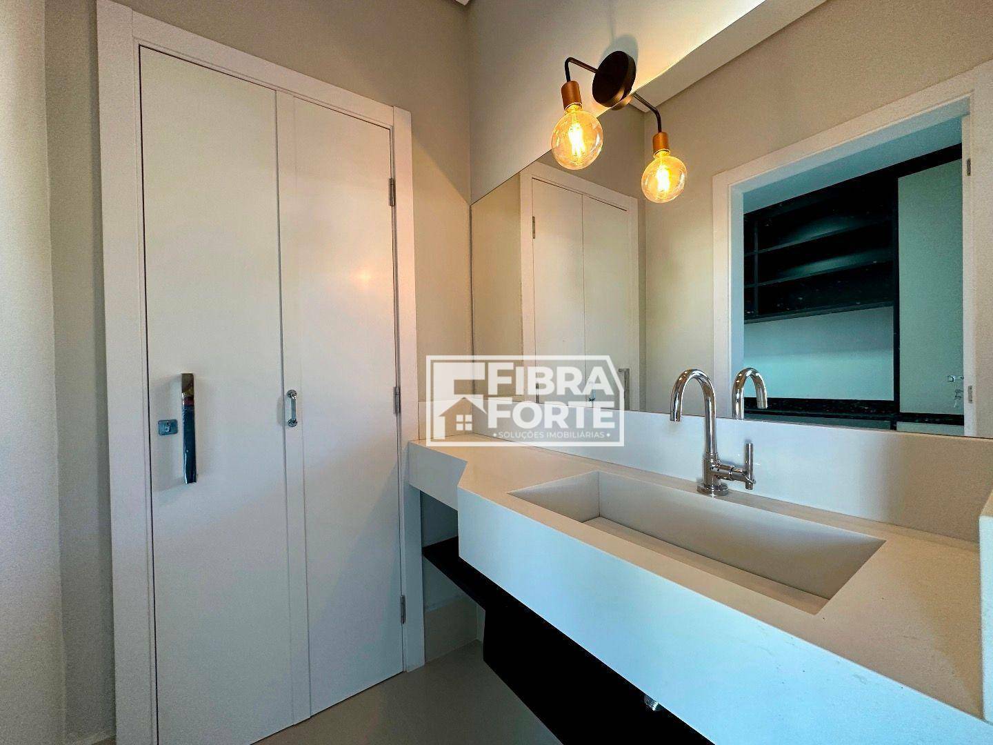 Casa à venda e aluguel com 4 quartos, 320m² - Foto 40