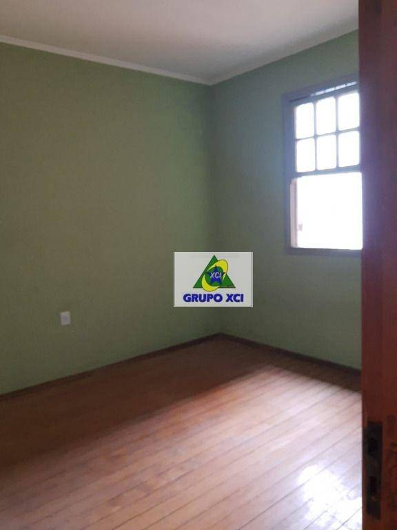 Casa à venda com 9 quartos, 261m² - Foto 9