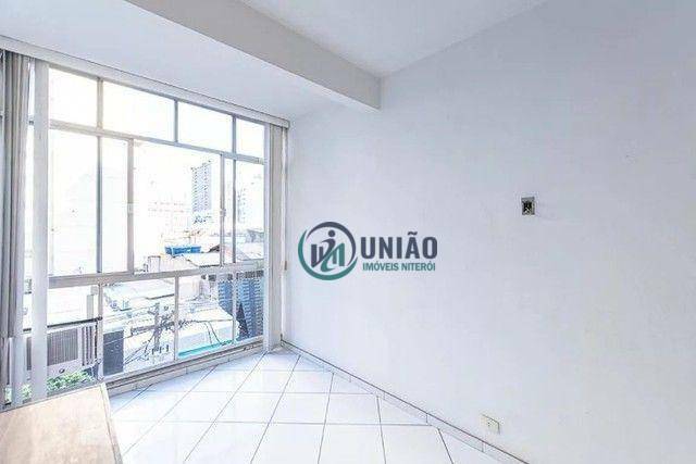 Apartamento à venda com 3 quartos, 100m² - Foto 2