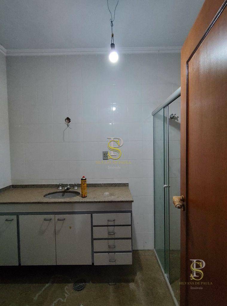 Chácara à venda com 6 quartos, 1600m² - Foto 19