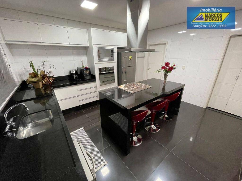 Casa de Condomínio à venda com 3 quartos, 415m² - Foto 11