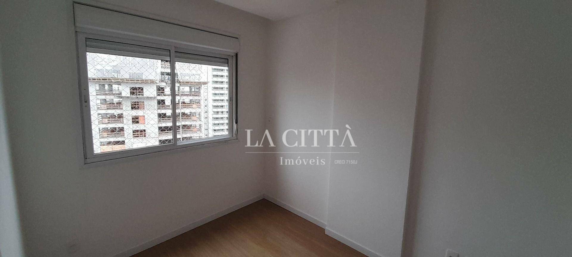 Apartamento à venda com 2 quartos, 75m² - Foto 33