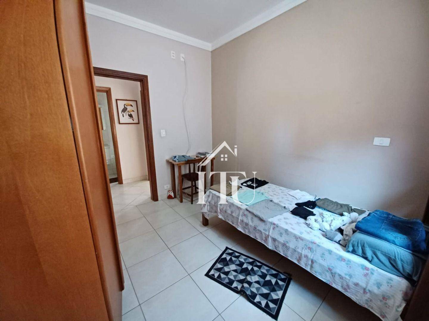 Casa à venda com 5 quartos, 300m² - Foto 29