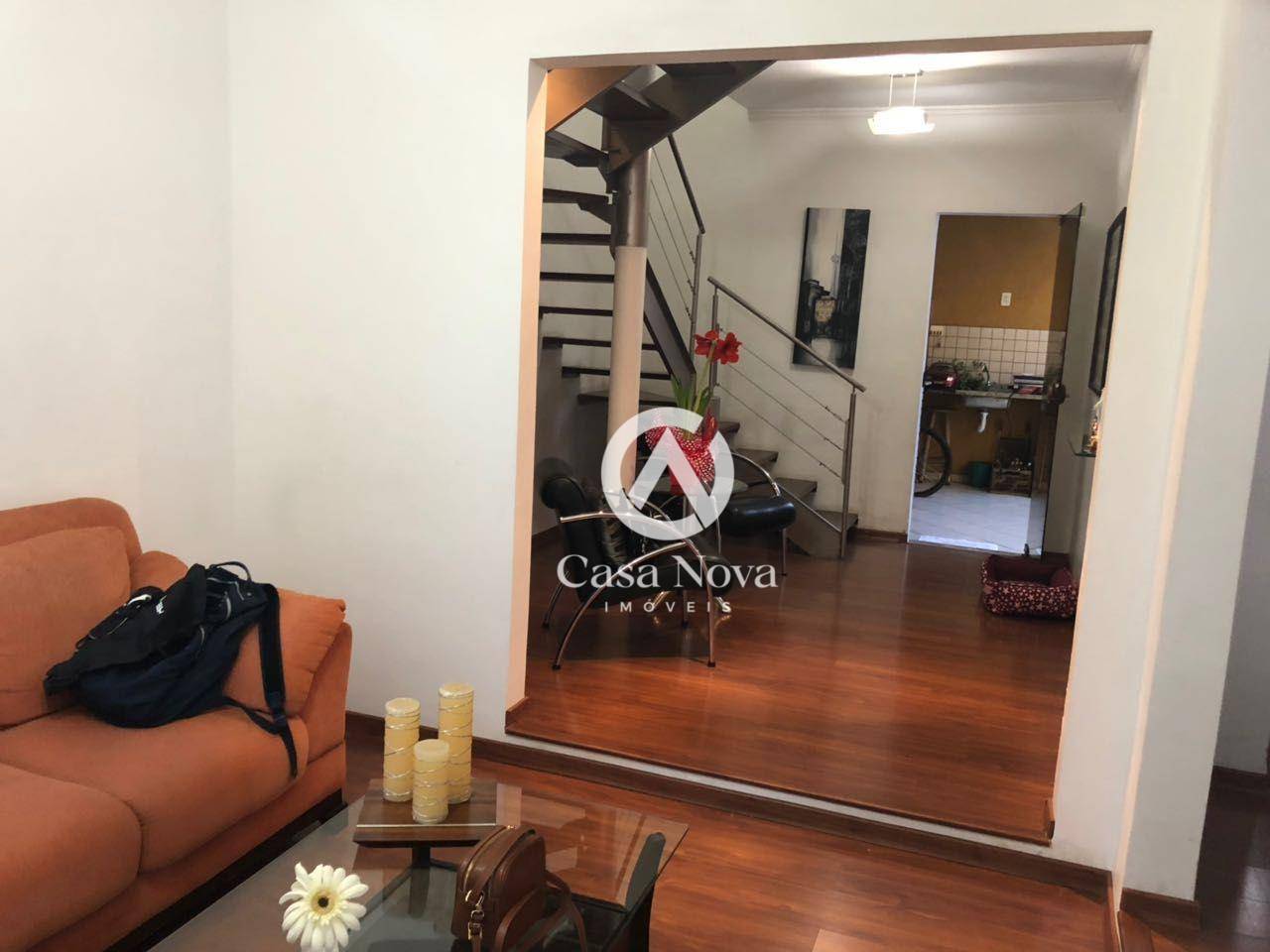 Casa à venda com 3 quartos, 200m² - Foto 2