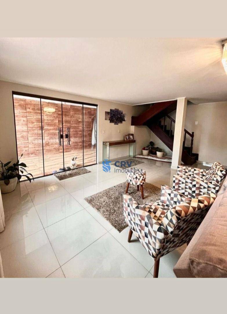 Sobrado à venda com 5 quartos, 184m² - Foto 1