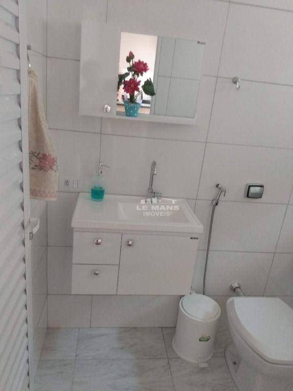 Casa à venda com 3 quartos, 200m² - Foto 21