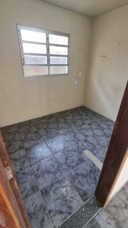 Casa à venda com 5 quartos, 200m² - Foto 6