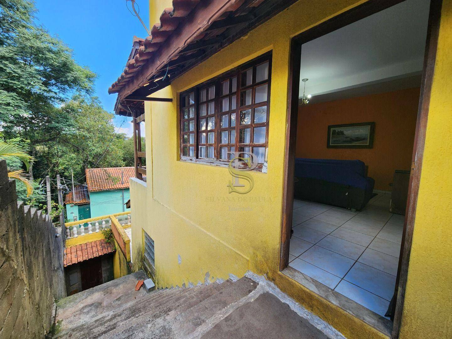 Casa de Condomínio para alugar com 3 quartos, 320m² - Foto 4