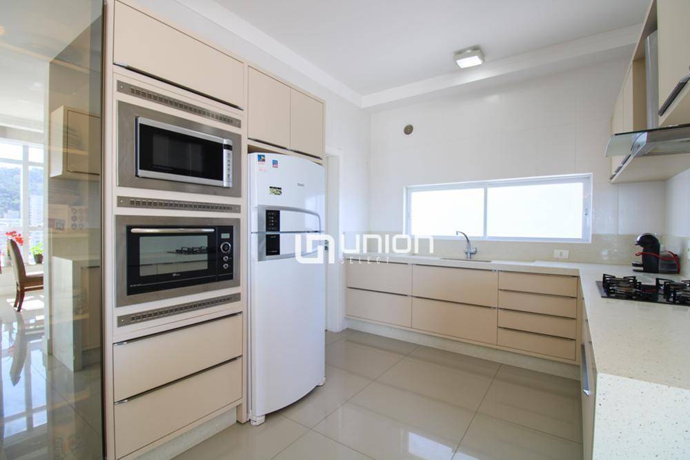 Apartamento à venda com 3 quartos, 167m² - Foto 10