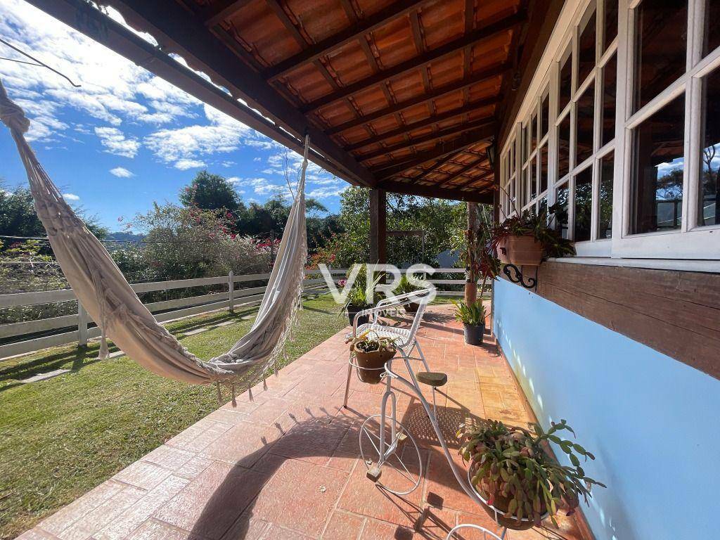 Casa à venda com 5 quartos, 220m² - Foto 8